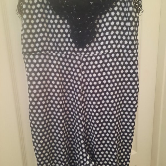 Jumpsuit with zipper back never worn - Picture 2 of 5